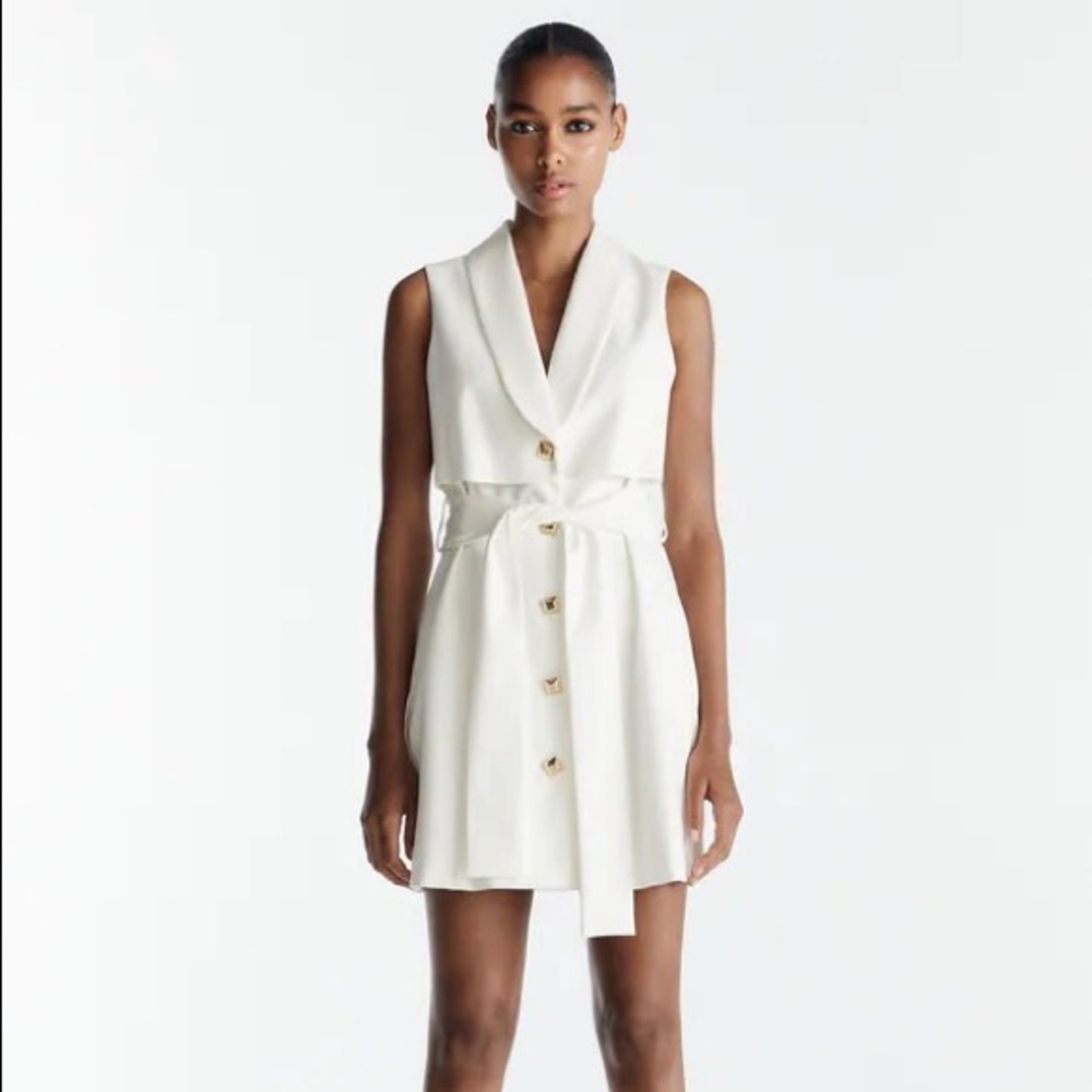 Zara sleeveless tuxedo dress in white with gold button detail. NWT. Small.